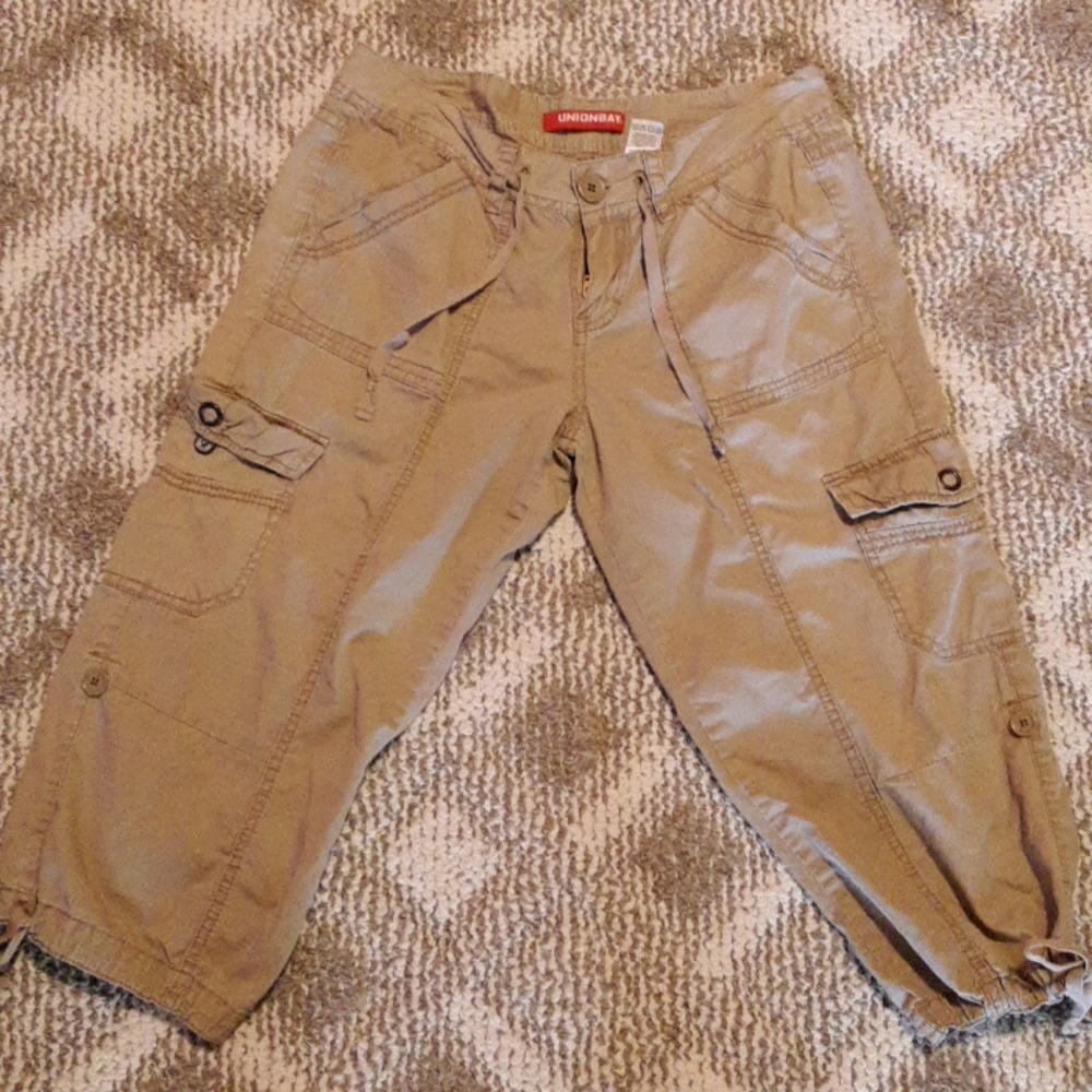 Capri pants